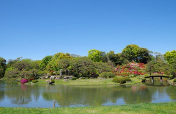 六義園